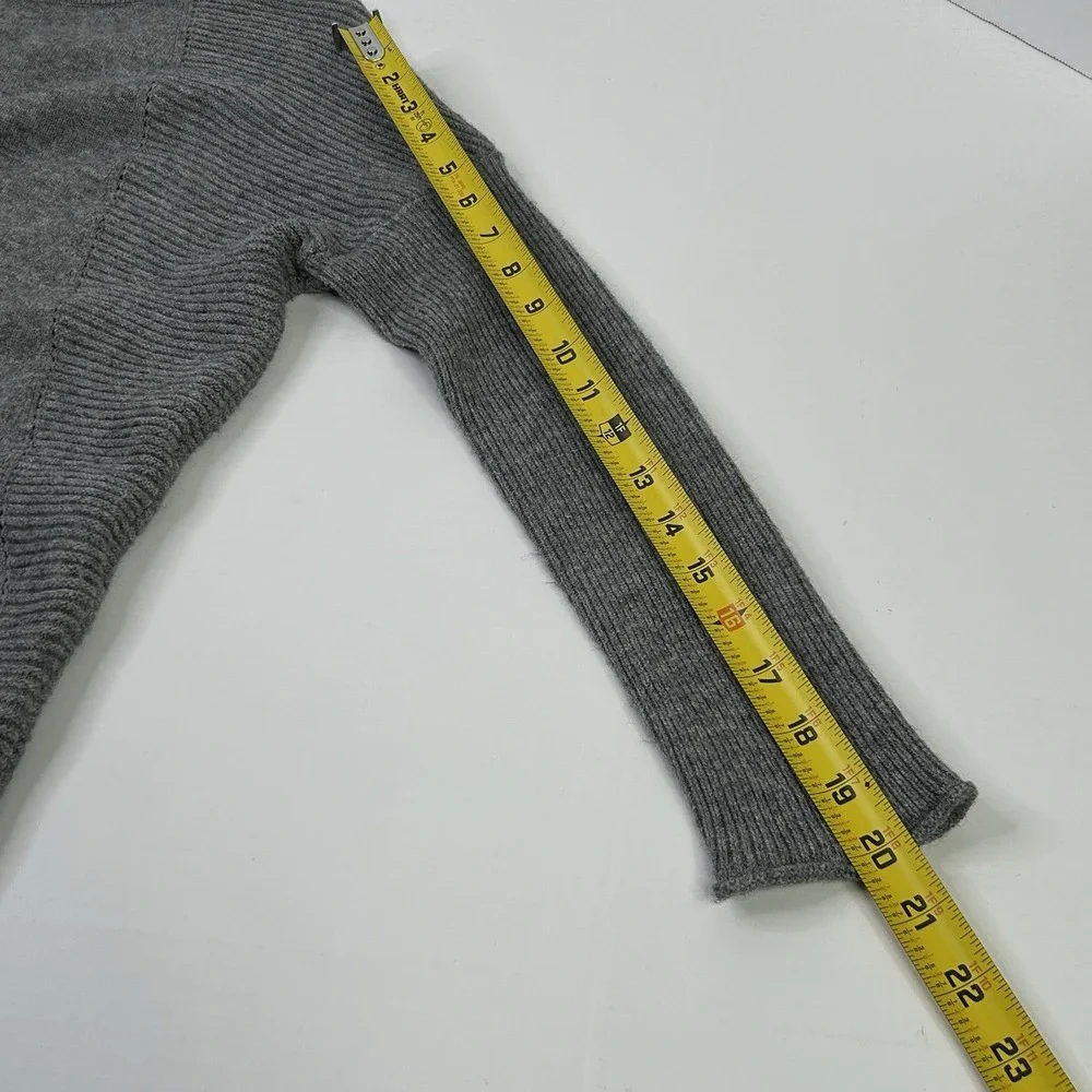Metric Sweater Womens Medium Gray Round Neck 3/4 Sleeve Viscose High Low Style